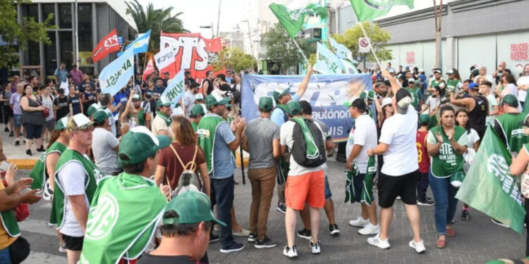 ATE le exige a la Provincia una recomposición salarial urgente