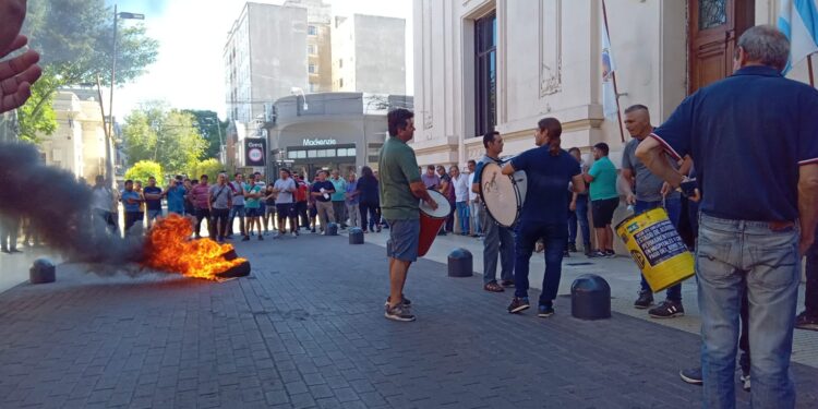 Más de 500 taxistas reclamaron mayor seguridad al municipio
