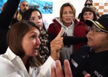 Gritos y empujones en el Concejo capitalino