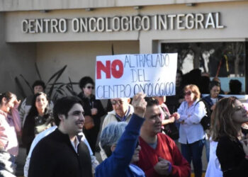 Triste: Pacientes del Centro Oncológico reclaman por falta de medicamentos y por evitar el traslado de esa institución de salud.