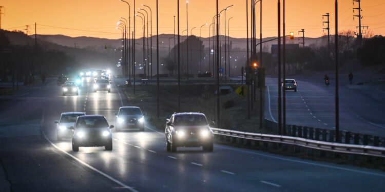 La intensa lluvia generó un apagón en la avenida Santos Ortiz, en el tramo que va de Sarmiento a Falucho
