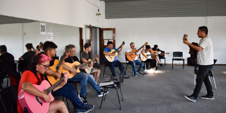 Continúan abiertas las inscripciones para talleres en el Puente Blanco
