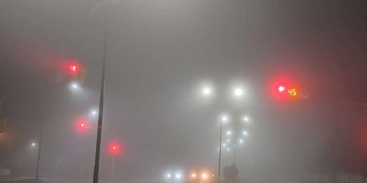 Fuertes bancos de niebla en varios sectores de la ciudad