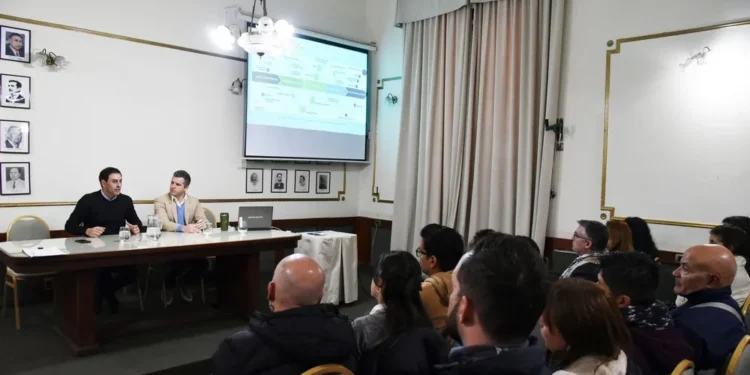 Sin aumentos salariales, Hissa anunció mejoras en el pago del presentismo y asignaciones