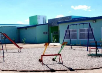 Una mujer atacó a una alumna en la escuela Progreso y Sueños