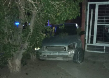 Un conductor quedó inconsciente en su auto tras un choque