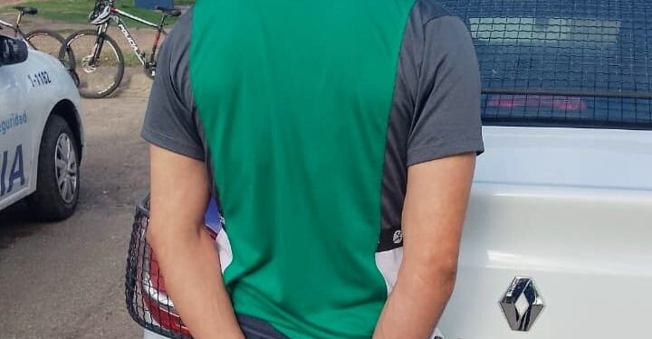 La Policía demoró a un individuo que causó disturbios en una vivienda familiar