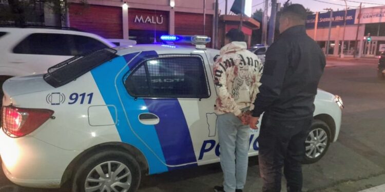 San Luis: demoraron a un joven y cuatro adolescentes que asaltaron con armas blancas a otros tres menores