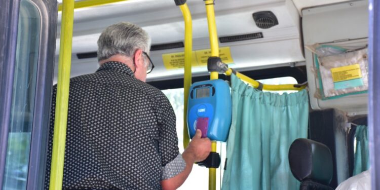 Juntan firmas para que Tranpuntano tenga boleto gratuito a jubilados