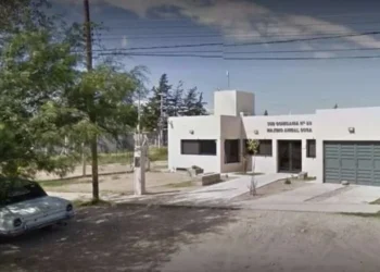 Balearon a un hombre para robarle un celular