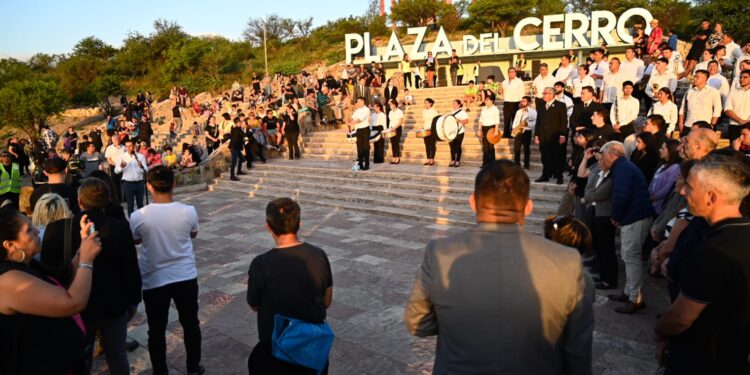 La Plaza del Cerro, renovada y más segura para los vecinos y turistas