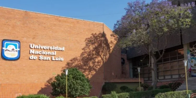 Paro total en la UNSL: docentes de la región se unen en una protesta en Mendoza por salarios y presupuesto