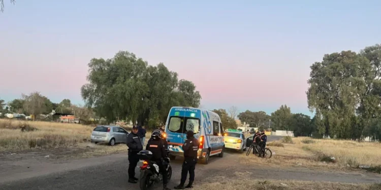 Brutal asalto en un descampado: la apuñalaron para robarle cuando iba a trabajar