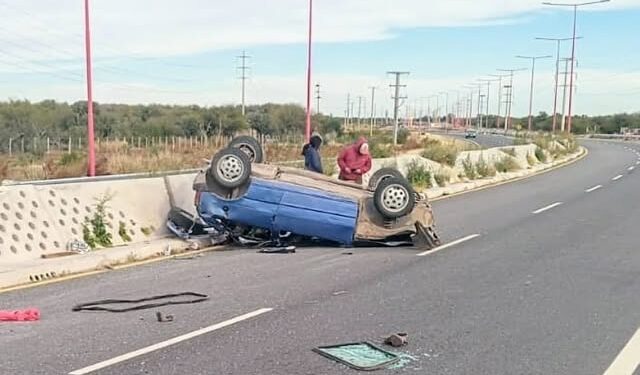 Dos personas heridas por el vuelco de un vehículo en la ruta Pescadores