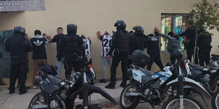 Barrio CGT: Demoraron a nueve sujetos por ocasionar un disturbio