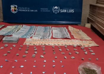 Secuestran cocaína valuada en $1.200.000 y detiene dos hombres durante allanamientos en San Luis