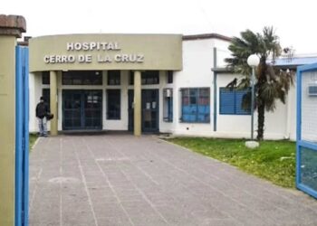 Vecina sobrevive a un incendio y denuncia intento de homicidio en su hogar