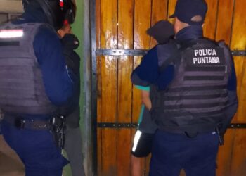 Robaron un celular, la policía los atrapó