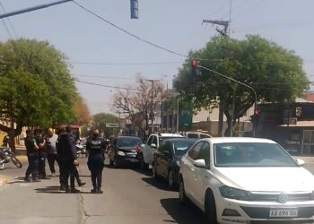 Cuatro vehículos protagonizaron un choque en cadena en avenida España