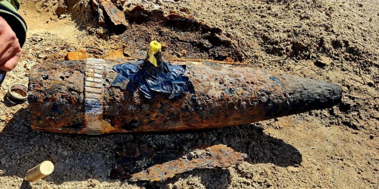 Hallan y destruyen proyectil de artillería en un campo cercano a la Ruta 146