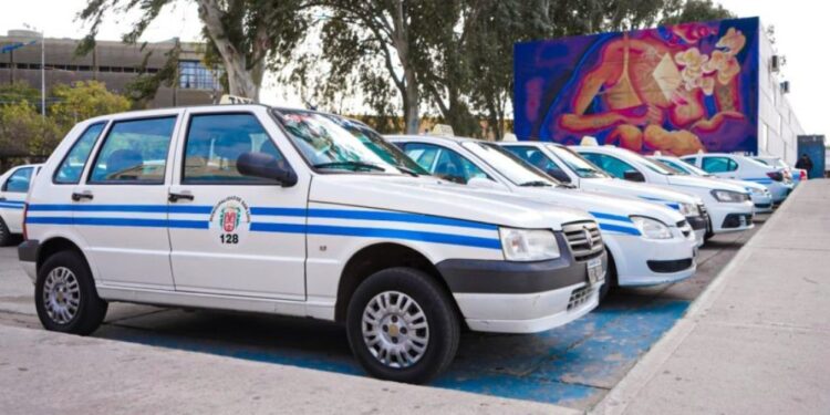 Actualizan tarifas de los taxis en la ciudad