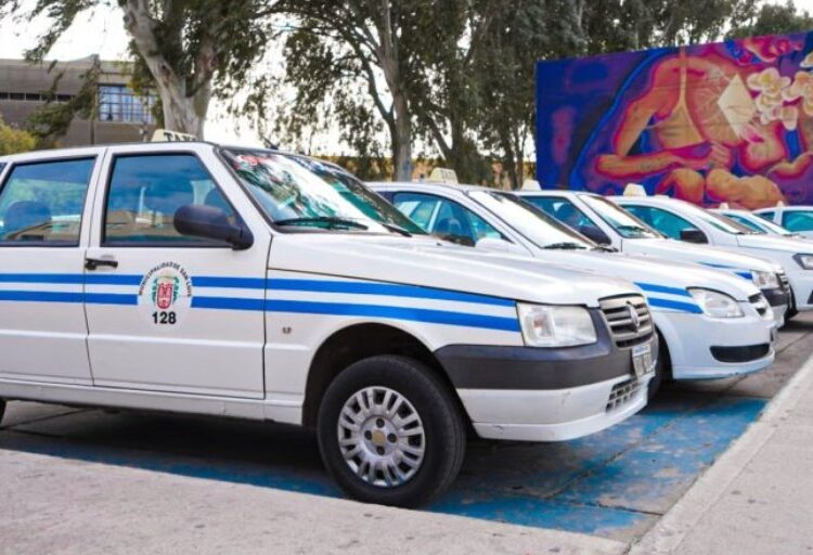 Actualizan tarifas de los taxis en la ciudad