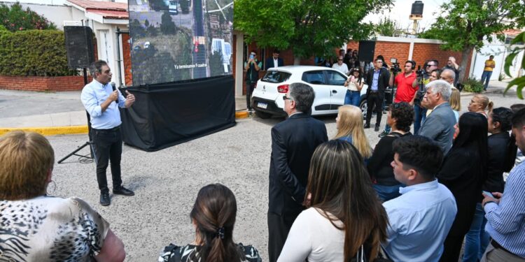 Repavimentaron 20 cuadras entre los barrios Jardín del Sur y San Luis XV