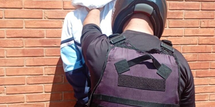 demoraron a un individuo que provocó disturbios en un local gastronómico