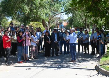 Brrio AMPPYA: El Gobernador inauguró Alarma Ciudadana en los barrios AMPPyA y Vialidad Nacional