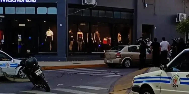 Choque y gresca en pleno centro de San Luis