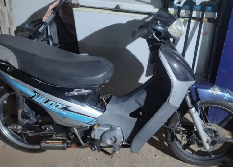 Secuestran una moto a una joven por realizar maniobras peligrosas y ruidos molestos con el escape libre en el barrio 500 viviendas norte