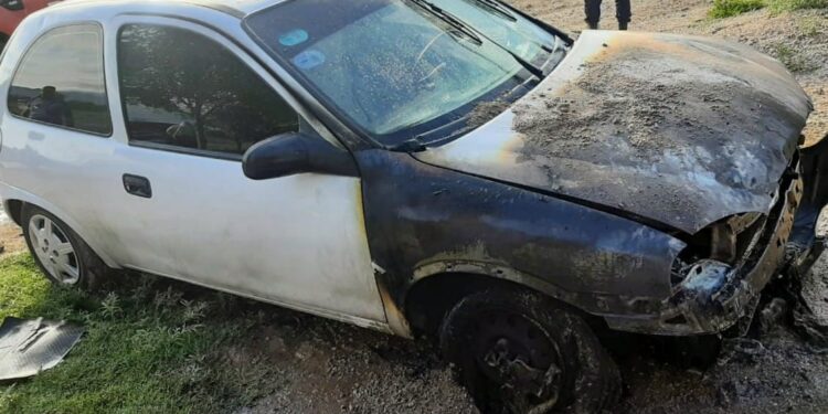 Sofocaron un incendio vehicular en el barrio El Faro 3