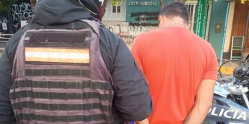 Demoraron a un hombre que realizaba tareas de “trapito” y le exigía dinero a los automovilistas