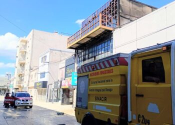 Sofocaron un incendio en un edificio céntrico; no hubo personas heridas