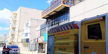 Sofocaron un incendio en un edificio céntrico; no hubo personas heridas