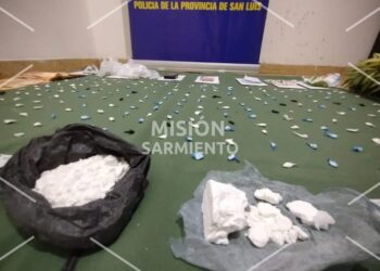 La Policía anuló un centro de venta y distribución de drogas, incautó sustancias valuadas en casi 3 millones de pesos y detuvo a un hombre