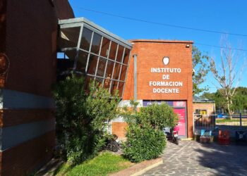 Convocan a cubrir cargos docentes y de personal de apoyo en el IFDC San Luis