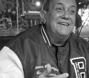 Murió Daniel Jamenzon, reconocido productor de espectáculos que fueron parte de la movida puntana