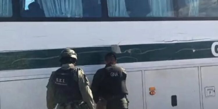Fuerte operativo de Gendarmería en la cárcel de San Luis y total hermetismo oficial