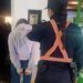 Demoraron a una joven que intentó sustraer prendas de vestir de un local comercial