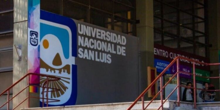 La UNSL activó protocolos tras el hallazgo de grafitis con amenazas en un aula