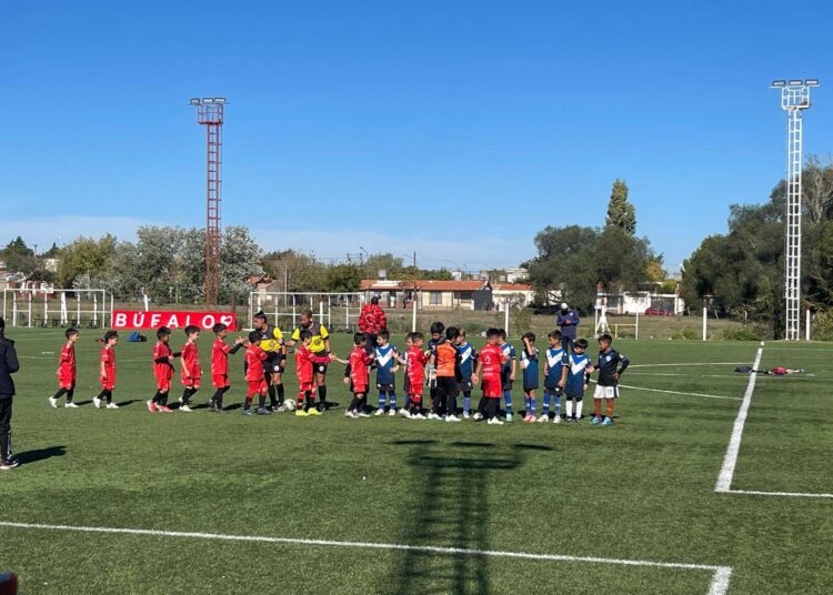 Corazón de Búfalo hizo hazaña en torneo infantil ante Vélez Sarsfield