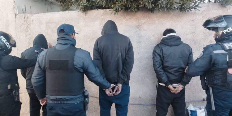 Demoraron a dos hombres tras un disturbio frente a la Iglesia Nuestra Señora del Carmen