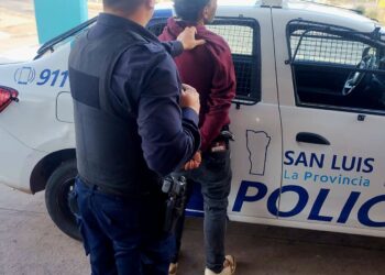 Lo demoraron tras ser acusado de ingresar a una vivienda