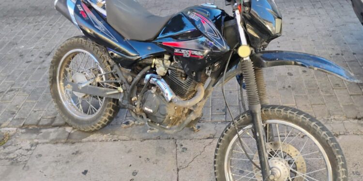Un hombre dio positivo en el alcotest tras sufrir una caída en una motocicleta; el rodado fue secuestrado preventivamente