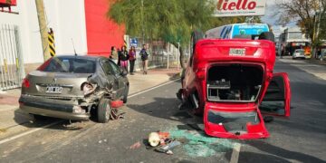 Accidente de tránsito en avenida Héroes de Malvinas: dos mujeres heridas