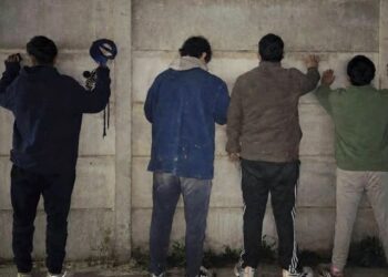 Demoraron a cuatro sujetos por provocar un disturbio en la vía pública