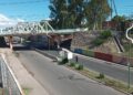 Un colectivo chocó a una joven en el Puente Blanco y el chofer siguió de largo