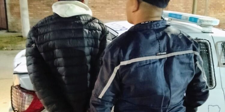 Demoraron a un joven por ocasionar disturbios en la vía pública