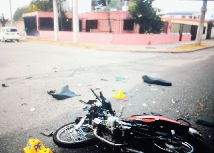 una motociclista resultó herida y dio positivo en el alcotest tras impactar contra un automóvil